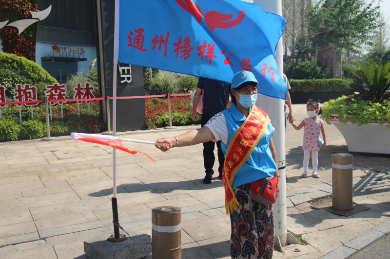 <strong>操欧美美女大黑逼逼</strong>